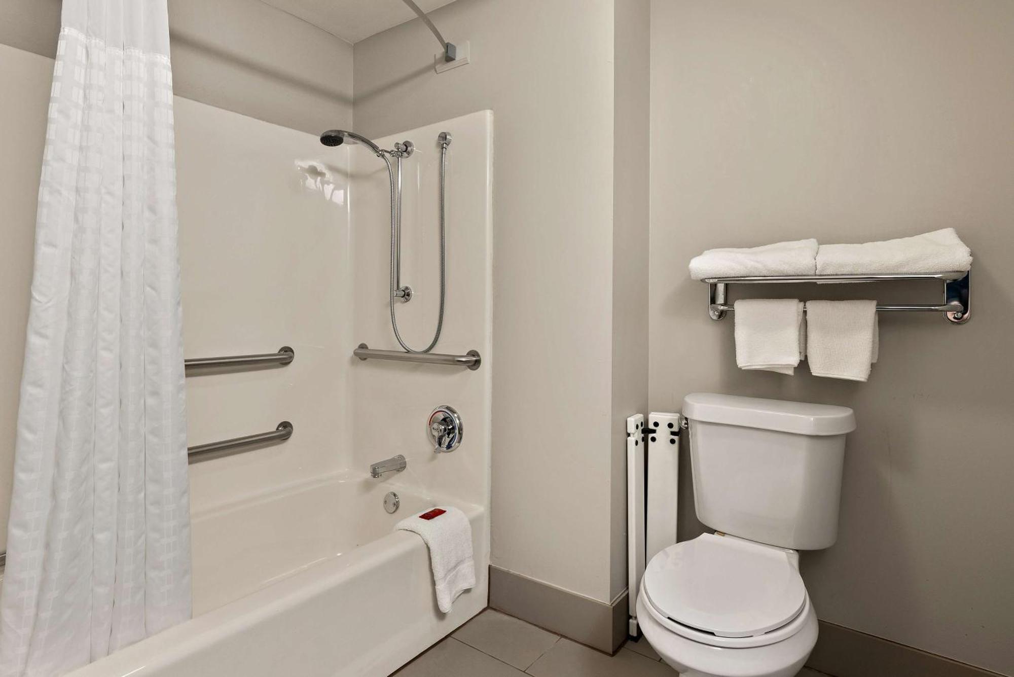 Surestay Plus Hotel By Best Western Tulsa East Extérieur photo