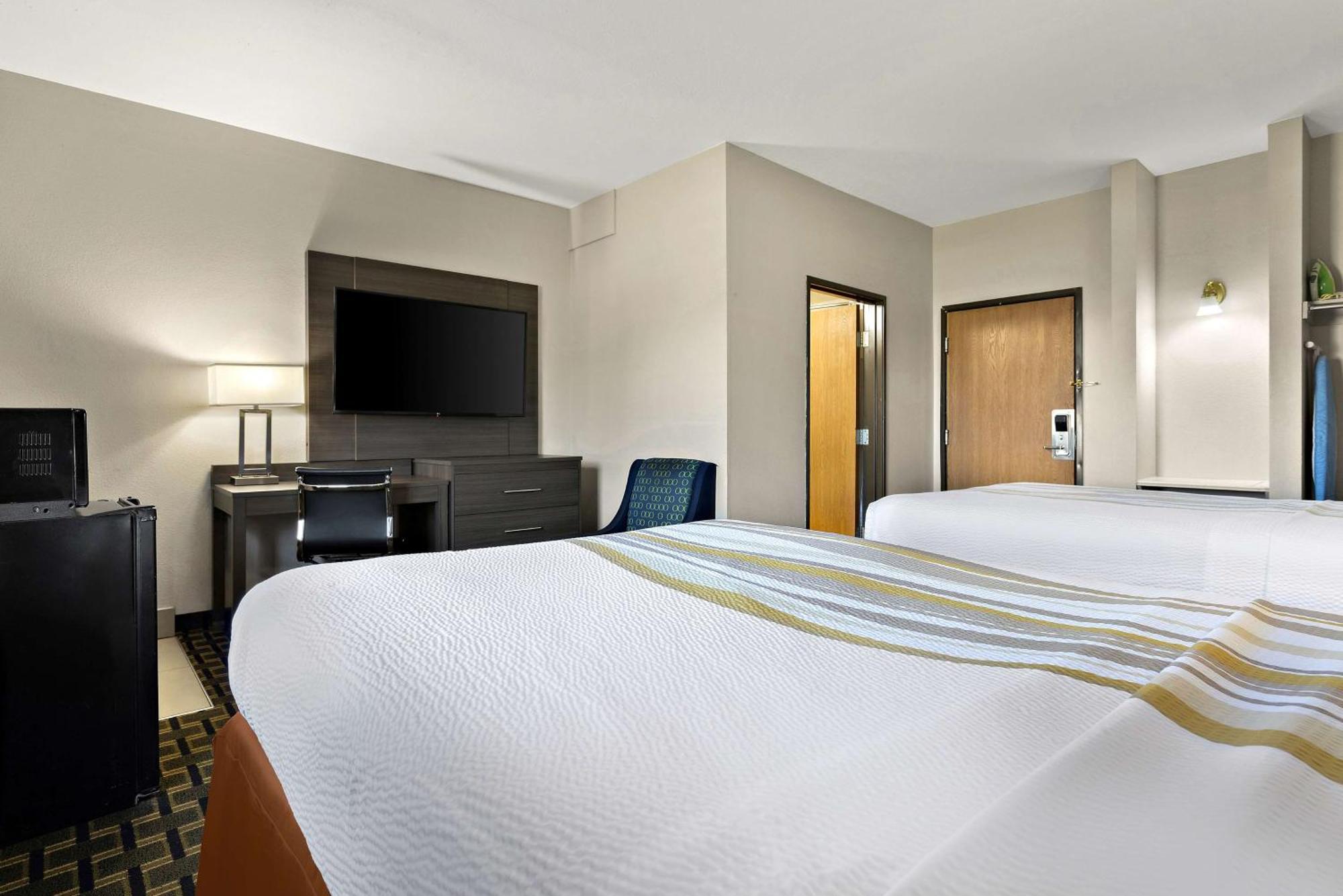 Surestay Plus Hotel By Best Western Tulsa East Extérieur photo