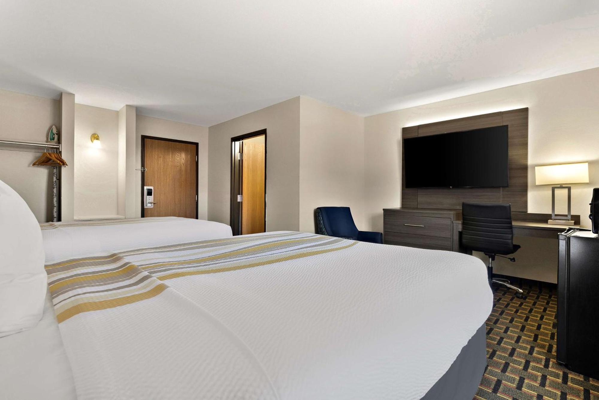 Surestay Plus Hotel By Best Western Tulsa East Extérieur photo
