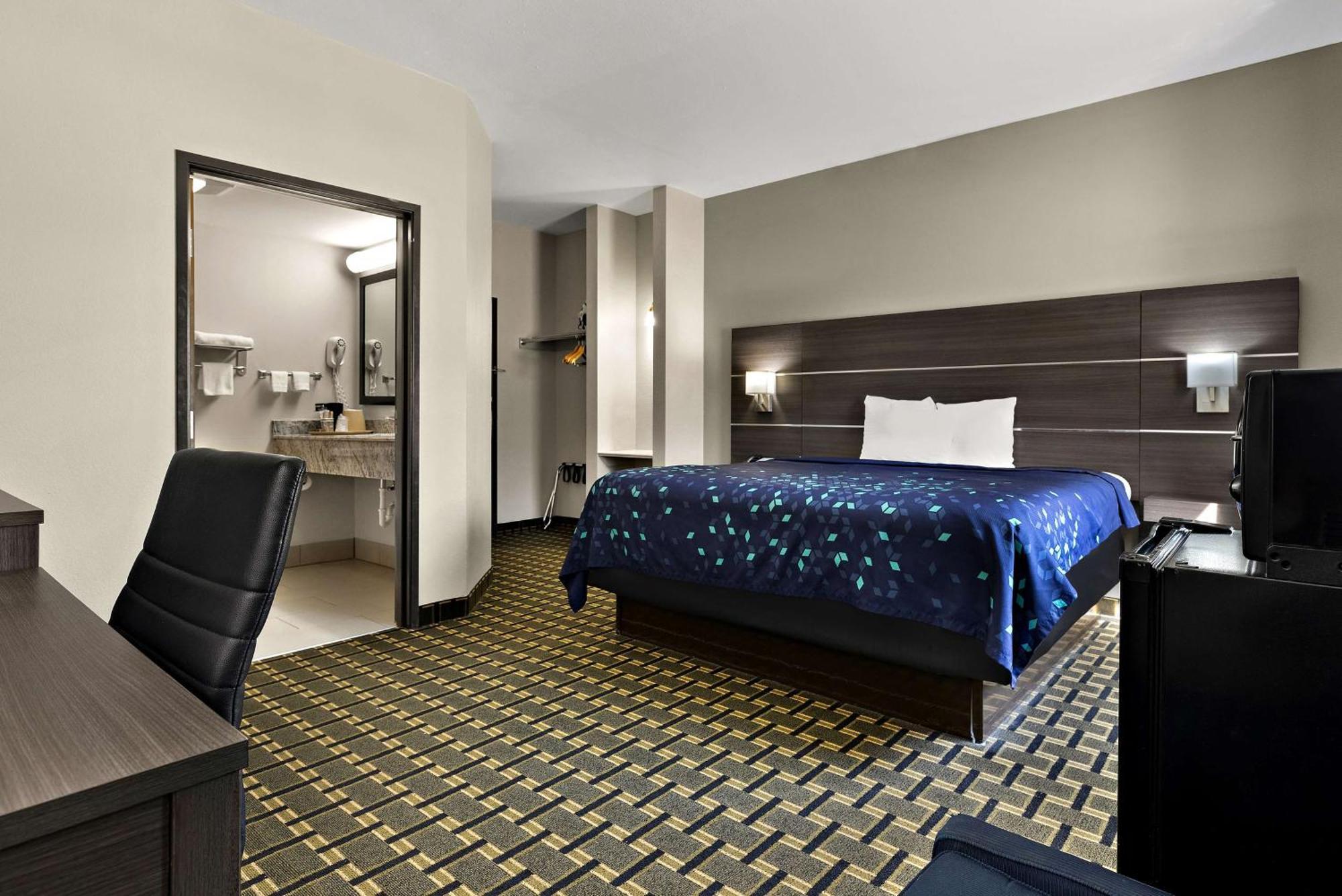 Surestay Plus Hotel By Best Western Tulsa East Extérieur photo
