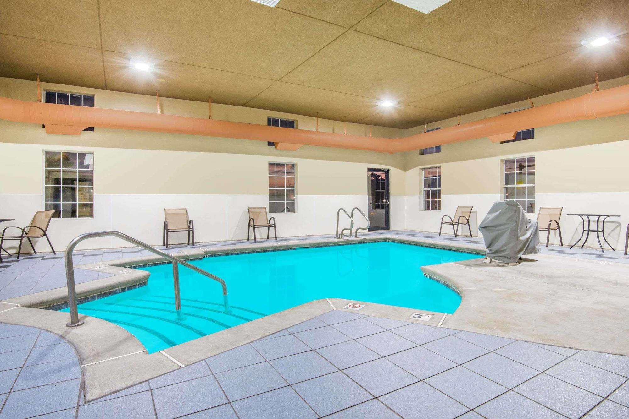 Surestay Plus Hotel By Best Western Tulsa East Extérieur photo