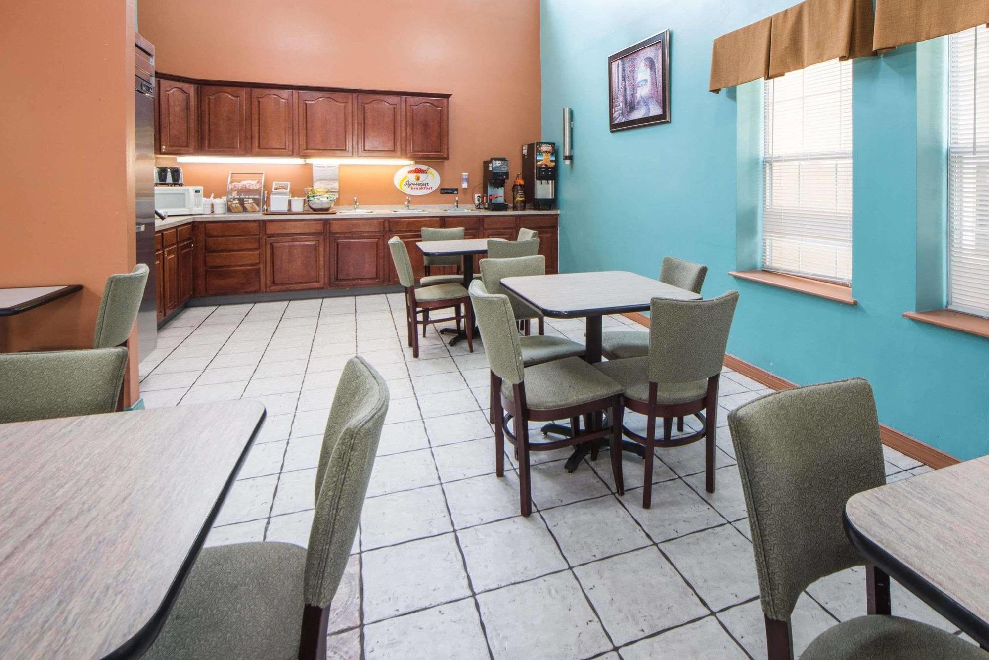Surestay Plus Hotel By Best Western Tulsa East Extérieur photo