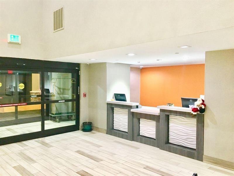 Surestay Plus Hotel By Best Western Tulsa East Extérieur photo