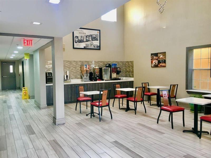 Surestay Plus Hotel By Best Western Tulsa East Extérieur photo